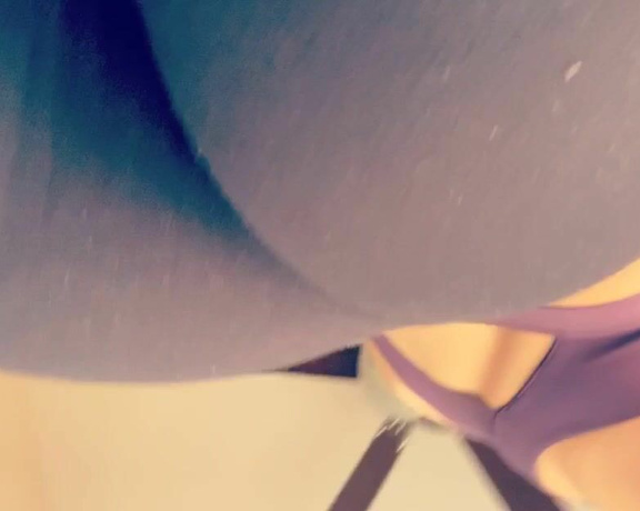 Goddess Juliet aka Goddessjuliet_ Onlyfans - Sniffing & being suffocated by a sweaty ass in tight leggings turns you on How pathetic of you