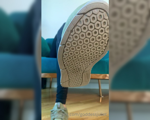 Goddess Juliet aka Goddessjuliet_ Onlyfans - Beg to sniff my stinky gym socks