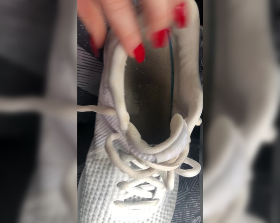 Miss Harriet aka Redtoes Onlyfans - Dirty sneaks after a long session in the gym this morning trying to get summer ready!!! Would you