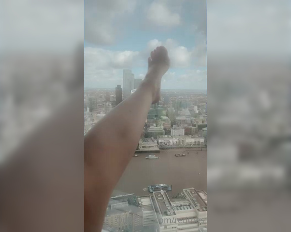 Miss Harriet aka Redtoes Onlyfans - Toe Antics in the shard