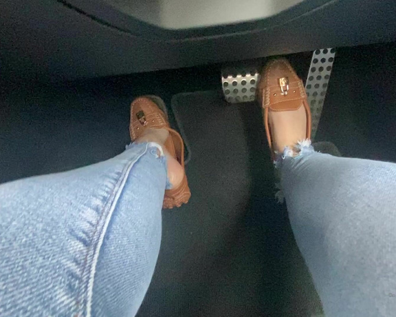 Miss Harriet aka Redtoes Onlyfans - Driving in my camel coloured Louis Vuitton driving shoes