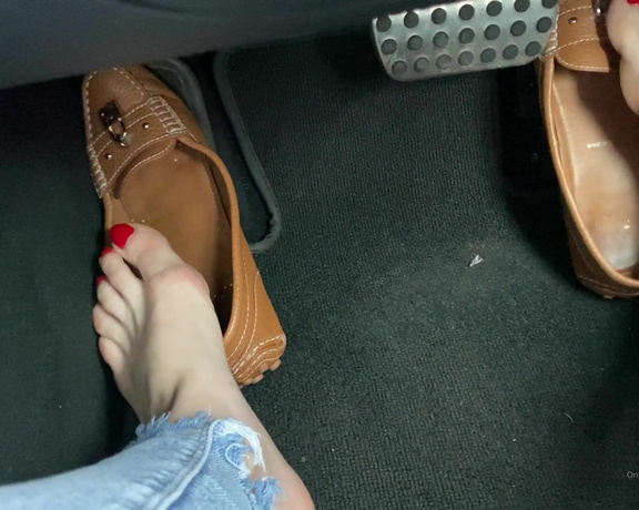 Miss Harriet aka Redtoes Onlyfans - Driving in my camel coloured Louis Vuitton driving shoes