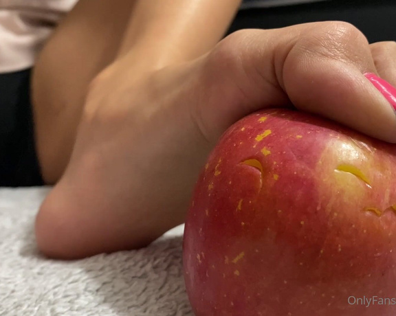 Feetmissy aka Feetmissy OnlyFans - Do you want to be an apple now