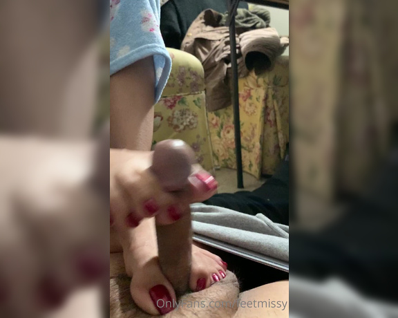 Feetmissy aka Feetmissy OnlyFans - Old footjob video while still working on a new one