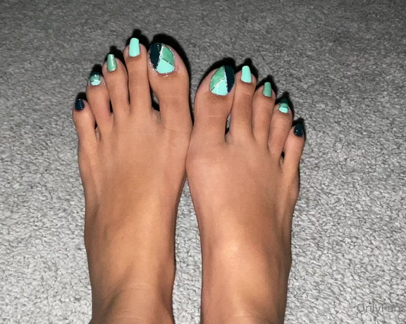 Feetmissy aka Feetmissy OnlyFans - What do you think of the colors By the way, I do my own pedicures