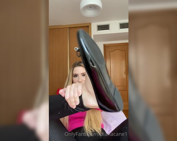 Dianacane1 aka Dianacane1 OnlyFans - New video in flats  playing and showing my new shoes LIKE IF YOU WANT MORE VIDEOS