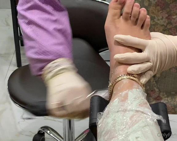 JinxFetish aka Jinxfetish OnlyFans - Love it when Daddy Pays For My Toes and Nails! Tip if you like watching my full pedi transformation