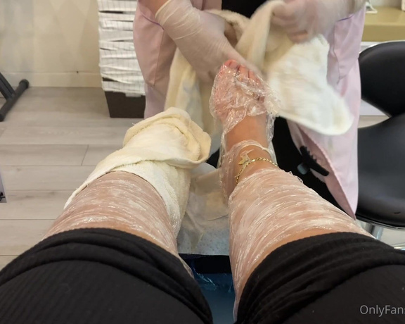 JinxFetish aka Jinxfetish OnlyFans - From Peachy Pedicure to a Classic French White Pedi! One of my special foot kings whose subscribed