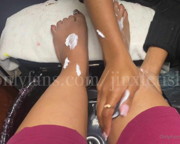 JinxFetish aka Jinxfetish OnlyFans - Luxury pedicure for the Queen wine & hot stones Sponsor this pedicure & nails for $200 & Ill