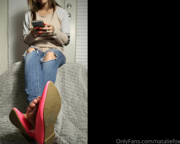 Natalie Fox aka Nataliefox OnlyFans - Pink Flats Playful Ignore (3min)