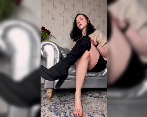 The Fallen Babe aka Thefallenbabepremium OnlyFans - Here I take off my knee high boots after wearing them all they long, then tease you with my stinky 2