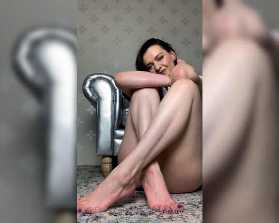 The Fallen Babe aka Thefallenbabepremium OnlyFans - I know these socks received a lot of love, so in this video I am removing them twice D Enjoy the