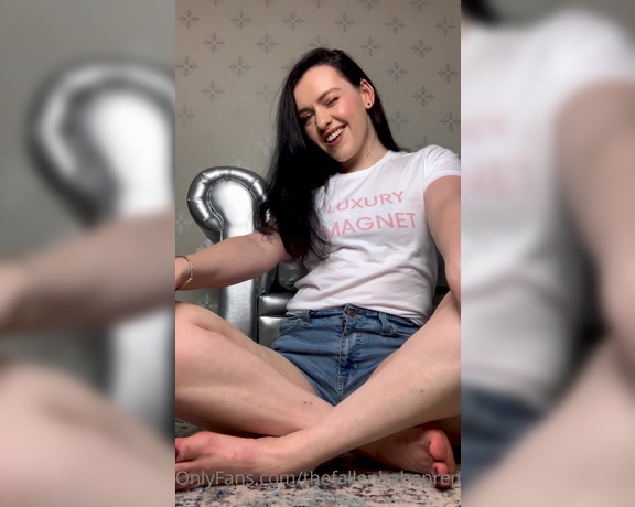 The Fallen Babe aka Thefallenbabepremium OnlyFans - I know these socks received a lot of love, so in this video I am removing them twice D Enjoy the