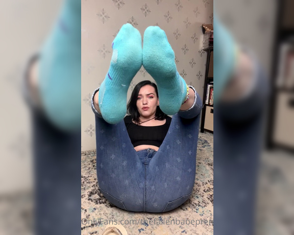 The Fallen Babe aka Thefallenbabepremium OnlyFans - I just realized something… It’s been a long time since I told you to cum to my socked feet Well