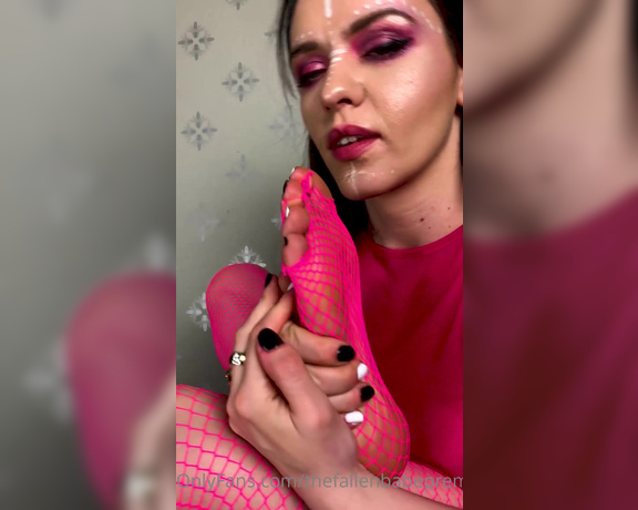 The Fallen Babe aka Thefallenbabepremium OnlyFans - A super fun self worship with a funny end