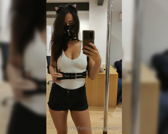 Evil Kitten aka Evilkitten OnlyFans - I love wearing kinky in public Also its wonderful to listen at music in live again This was