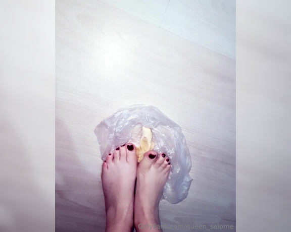 Queen_Salome aka Queen_salome OnlyFans - Eat the banana crushed under my feet