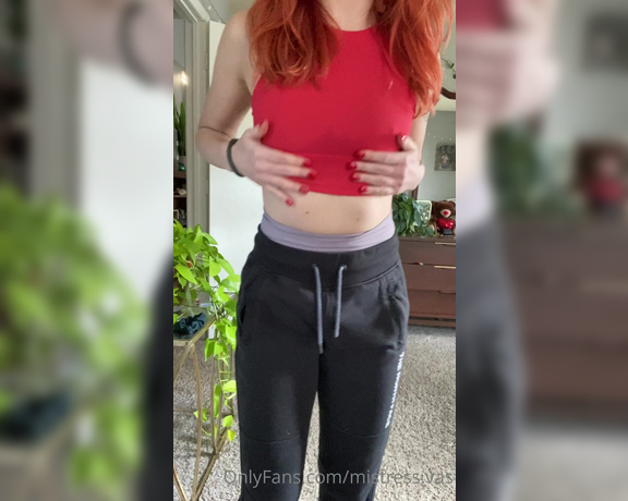 Goddess Sylvanas aka Goddesssylvanas OnlyFans - A little post run sweaty strip! Double the layers double the sweat s #sweat #sweat #cameltoe #red