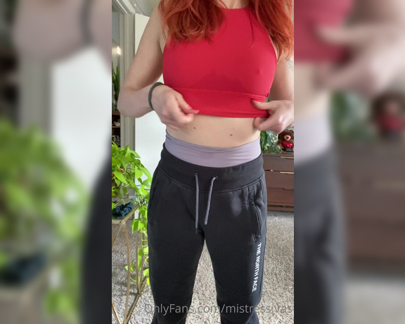 Goddess Sylvanas aka Goddesssylvanas OnlyFans - A little post run sweaty strip! Double the layers double the sweat s #sweat #sweat #cameltoe #red