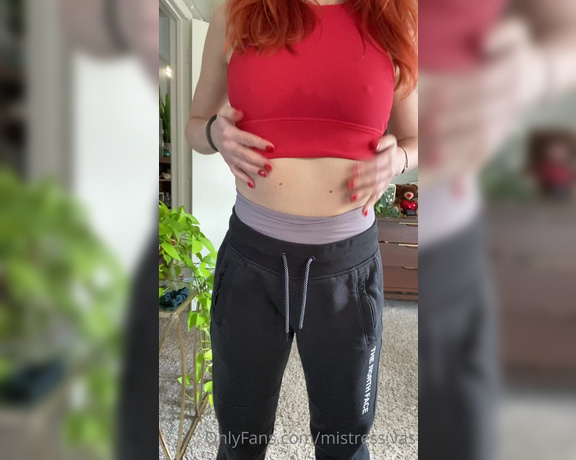 Goddess Sylvanas aka Goddesssylvanas OnlyFans - A little post run sweaty strip! Double the layers double the sweat s #sweat #sweat #cameltoe #red