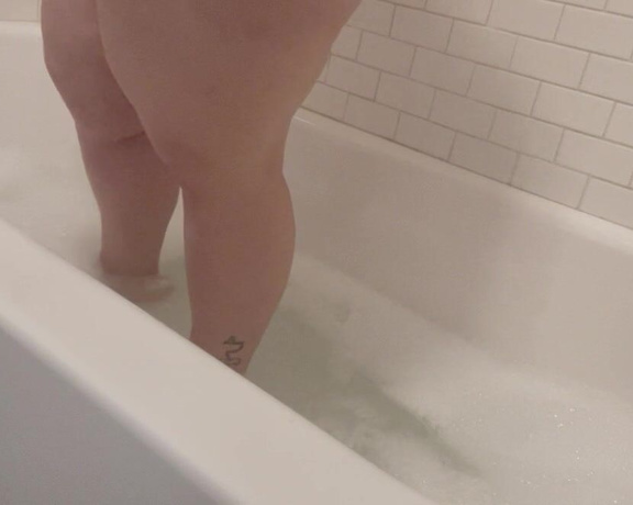 Amina Marie aka Aminamarie OnlyFans - I was in need of a bath… wish you could have joined