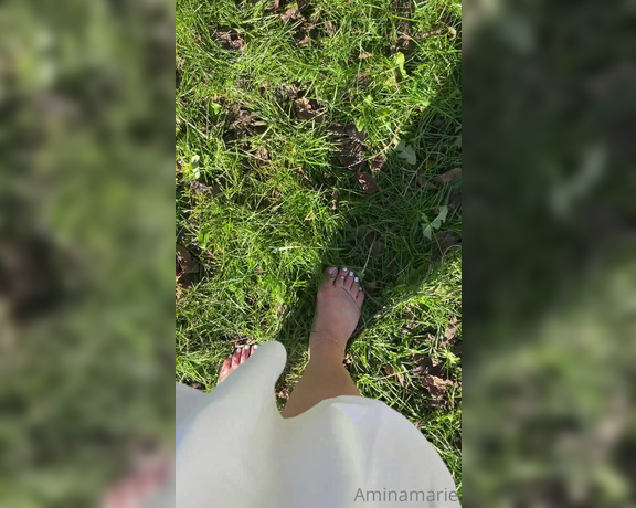 Amina Marie aka Aminamarie OnlyFans - I’ve been thinking of trimming my small toes a bit… would y’all be mad Lol they just grow so damn 1