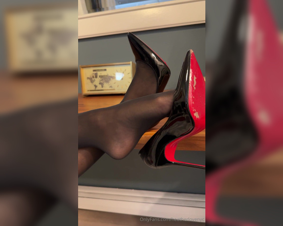 HeatherLoveNYC aka Heatherlovenyc OnlyFans - I love the way nylons feel, don’t you