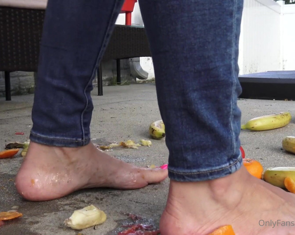 Kinky Kara aka Karakinky OnlyFans - Here is a clip of me crushing fruits with my feet that was a custom from a long time fan, hope you