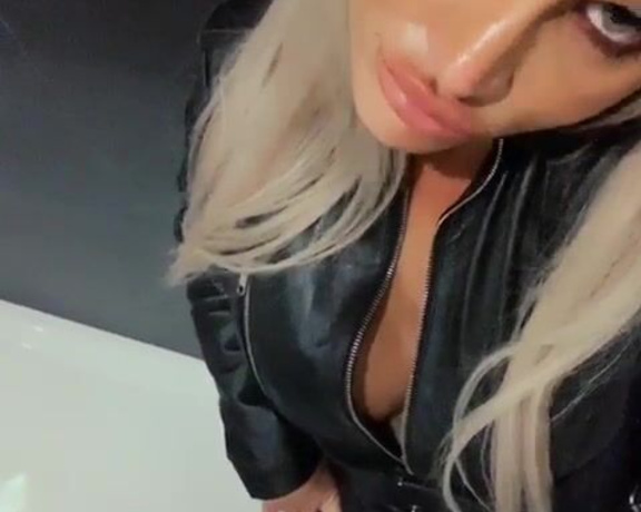 Calea Toxic aka Caleatoxic OnlyFans - I wish you a nice kinky weekend and be well behaved, otherwise the evil leather queen will come