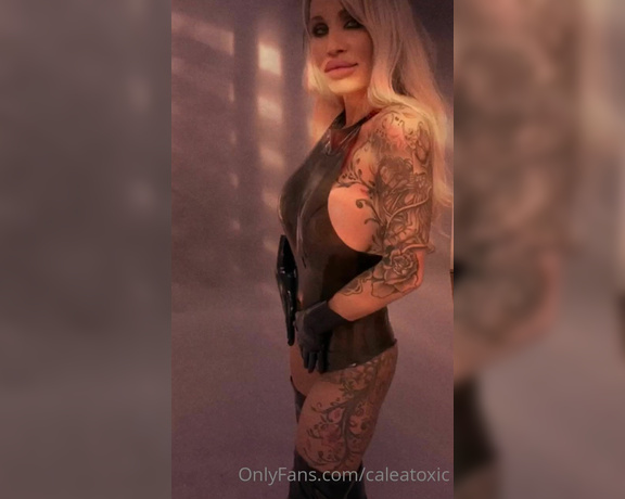 Calea Toxic aka Caleatoxic OnlyFans - Latex Tease…