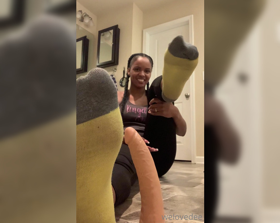 Goddess Dee aka Welovedee OnlyFans - Stinky gym feet Footjob