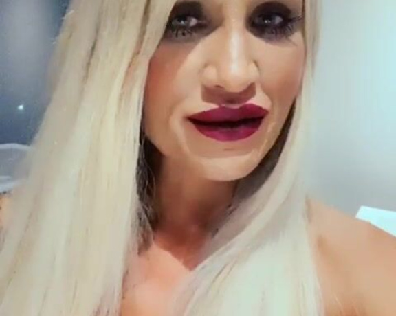 Calea Toxic aka Caleatoxic OnlyFans - A private video message from me, so that you get something to listen