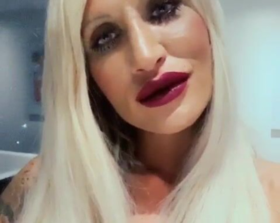 Calea Toxic aka Caleatoxic OnlyFans - A private video message from me, so that you get something to listen