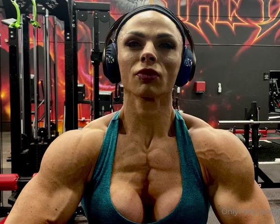 Goddess Mandy aka Goddessmandy OnlyFans - (197534637) Post show juicy pump in sweet gym!!