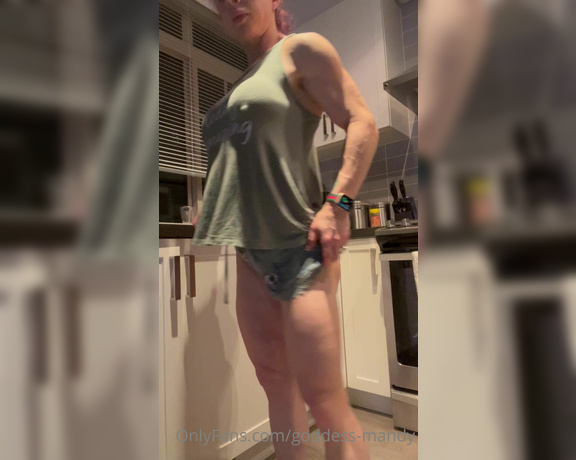 Goddess Mandy aka Goddessmandy OnlyFans - (357562907) Morning shreds!