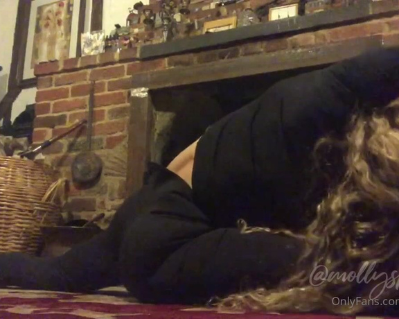 Mollyspoilme aka Mollyspoilme OnlyFans - An evening stretch