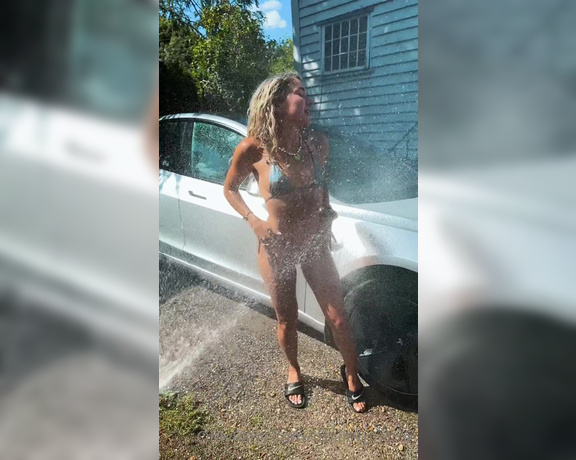 Mollyspoilme aka Mollyspoilme OnlyFans - It was a really hot day so I had to be hosed down Tip 10 if you’d hold the hose