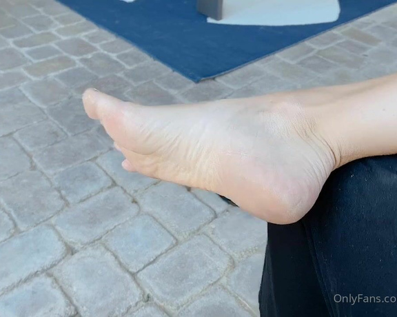 Princess Rene aka Worshiprene OnlyFans - In desperate need of a pedicure