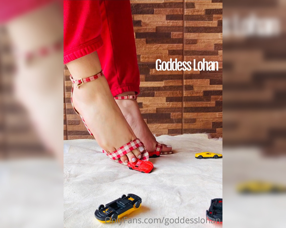 Goddess Lohan aka Goddesslohan OnlyFans - Giantess  vou destruir tudo