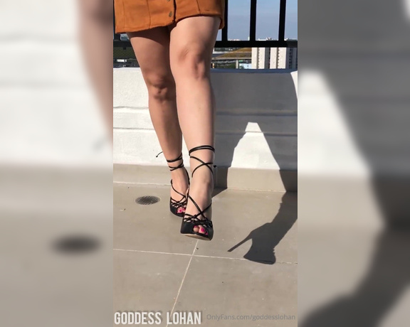 Goddess Lohan aka Goddesslohan OnlyFans - O meu desejo hoje uma bela massagem, aps tantas horas de salto