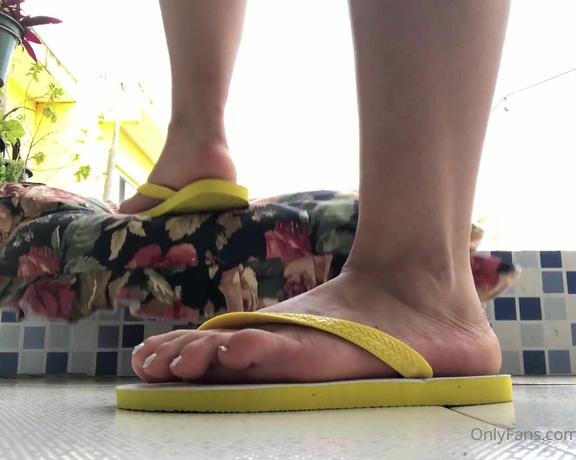 Goddess Lohan aka Goddesslohan OnlyFans - Flip flops