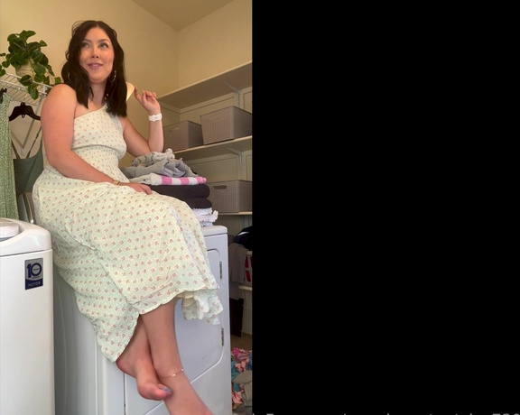 Petite Feet Penelope aka Penelopestootsies739 OnlyFans - You get home from your first day at college and find your step mom doing some laundry Both of you