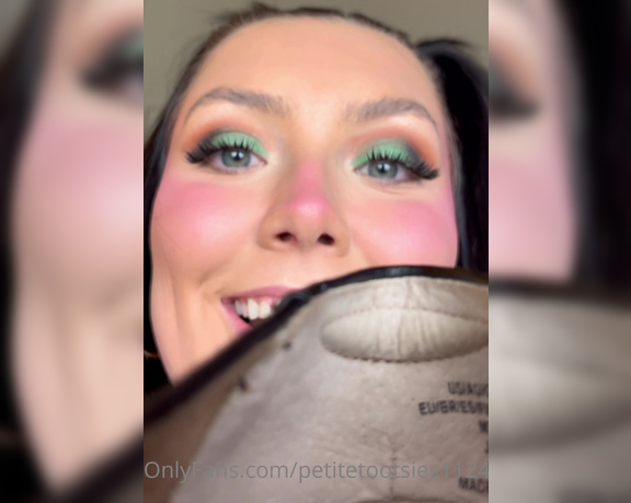 Petite Feet Penelope aka Penelopestootsies739 OnlyFans - Giantess Elf You didn’t have a crush on elf Penelope when you worked in the work shop together