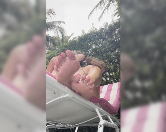 Alisa Arches aka Thatgirlalisa72 OnlyFans - Enjoy my soles while I sit at the public pool