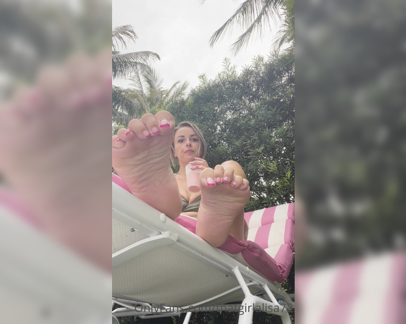 Alisa Arches aka Thatgirlalisa72 OnlyFans - Enjoy my soles while I sit at the public pool