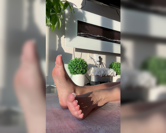 Goddess PussyFoot aka U186296307 OnlyFans - The sun loves