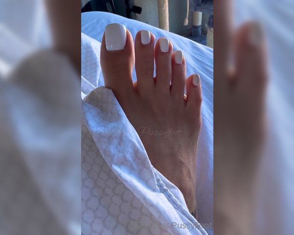 Goddess PussyFoot aka U186296307 OnlyFans - Good morning from my white toes