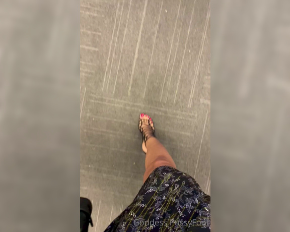 Goddess PussyFoot aka U186296307 OnlyFans - I went on a date tonight Do you think he could take his eyes off these sexy red toes and heels He 1