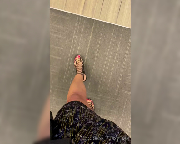 Goddess PussyFoot aka U186296307 OnlyFans - I went on a date tonight Do you think he could take his eyes off these sexy red toes and heels He 1