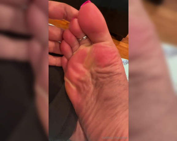 Goddess PussyFoot aka U186296307 OnlyFans - Chillin with my mom watching tv being naughty and taking sneaky feet videos Sneaky feet are the